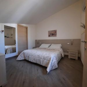 Camera con letto king size